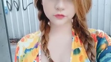 Pimpika Warinta Cewe Tobrut Melet Lidah