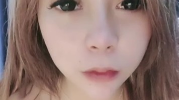 Kak Juni Remas Buah Dada Sambil Melet-melet Desah Nakal