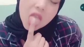 Jilbab Kak Kiki Liveshow Remas Toketnya